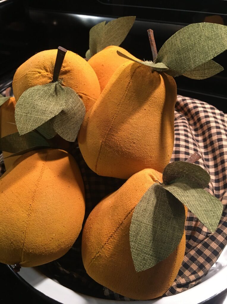 Stella Wolf Designs Logo